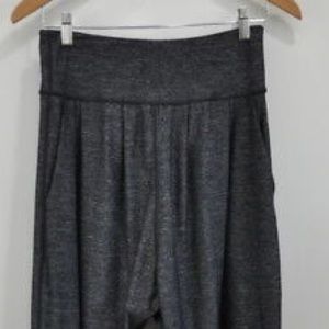 Lululemon Harem Crop Size 6